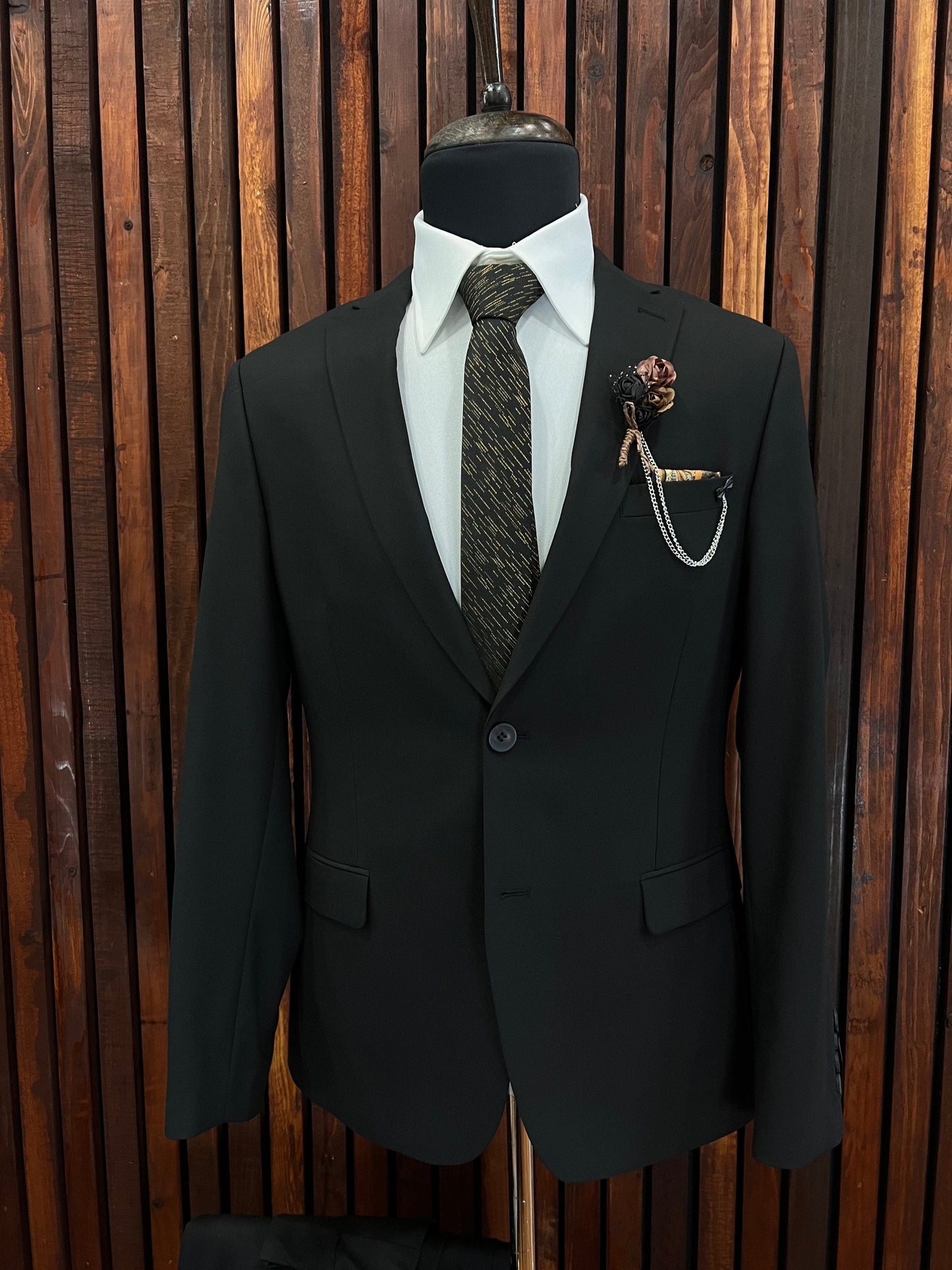 Men’s Black Slim Fit Suit – Classic & Modern