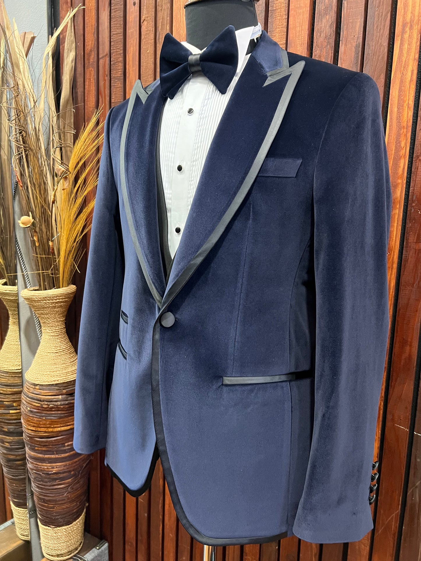 Men’s Navy Blue Velvet 3-Piece Slim Fit Tuxedo – Luxury Formalwear