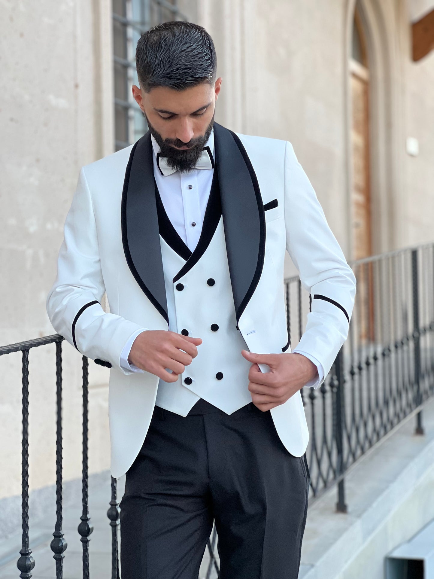 Slim Fit Off White Single Breasted Tuxedo Buttons with Shawl Lapel for Wedding and special occasions