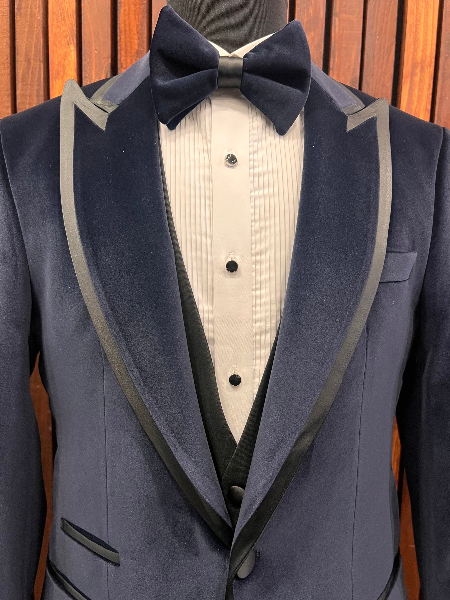 Men’s Navy Blue Velvet 3-Piece Slim Fit Tuxedo – Luxury Formalwear