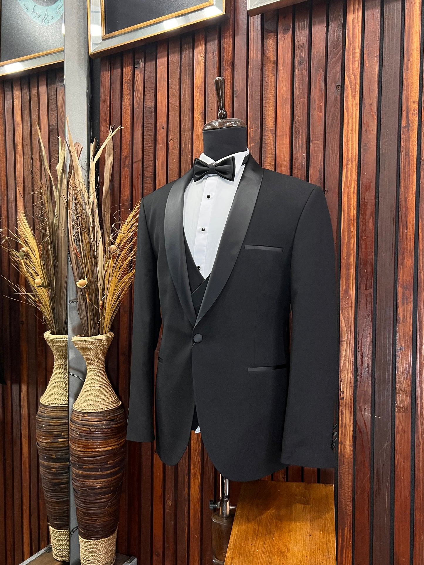 Men's Black Shawl Lapel Tuxedo | Weddings & Special Events