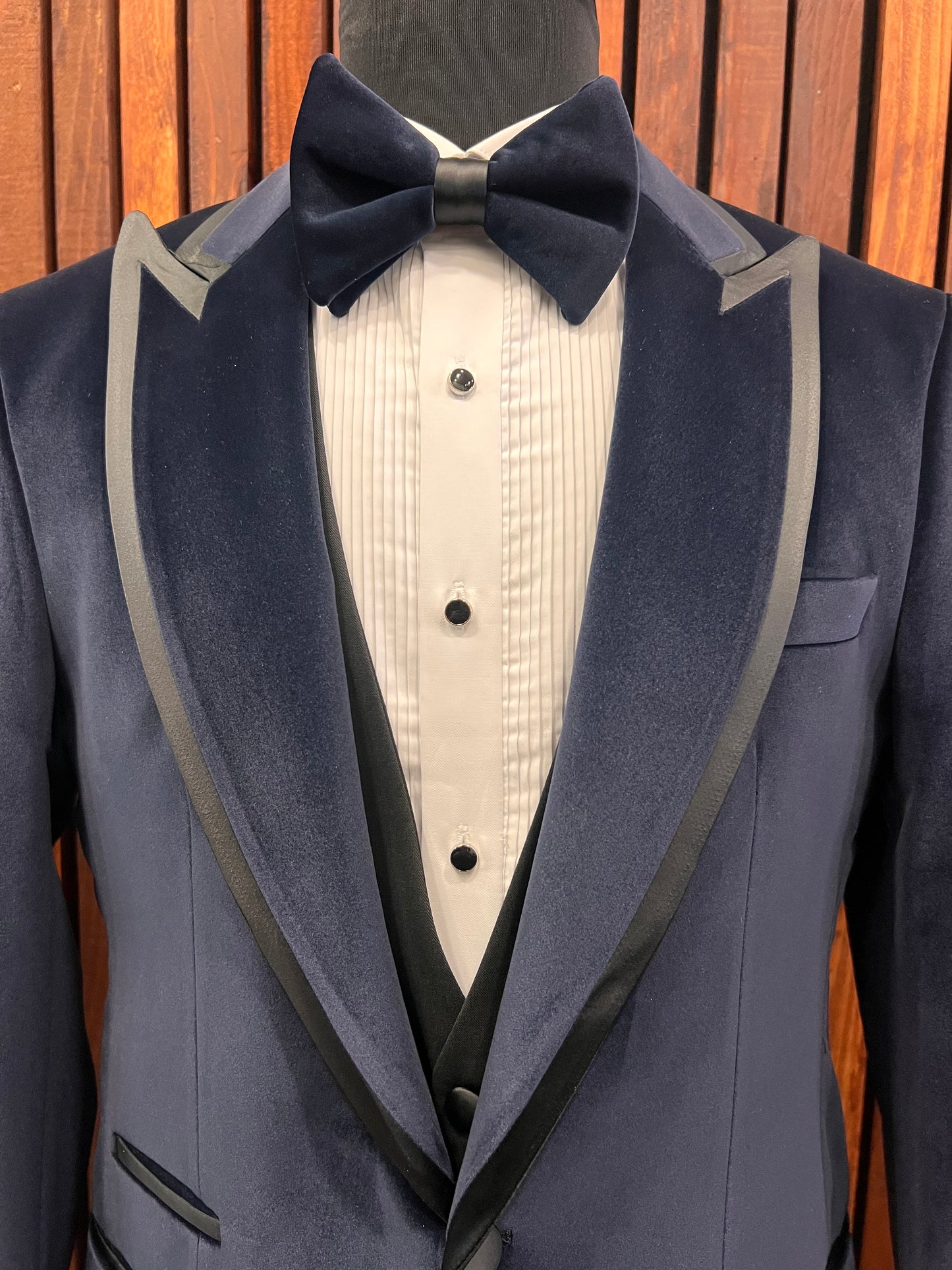 Men’s Navy Blue Velvet 3-Piece Slim Fit Tuxedo – Luxury Formalwear