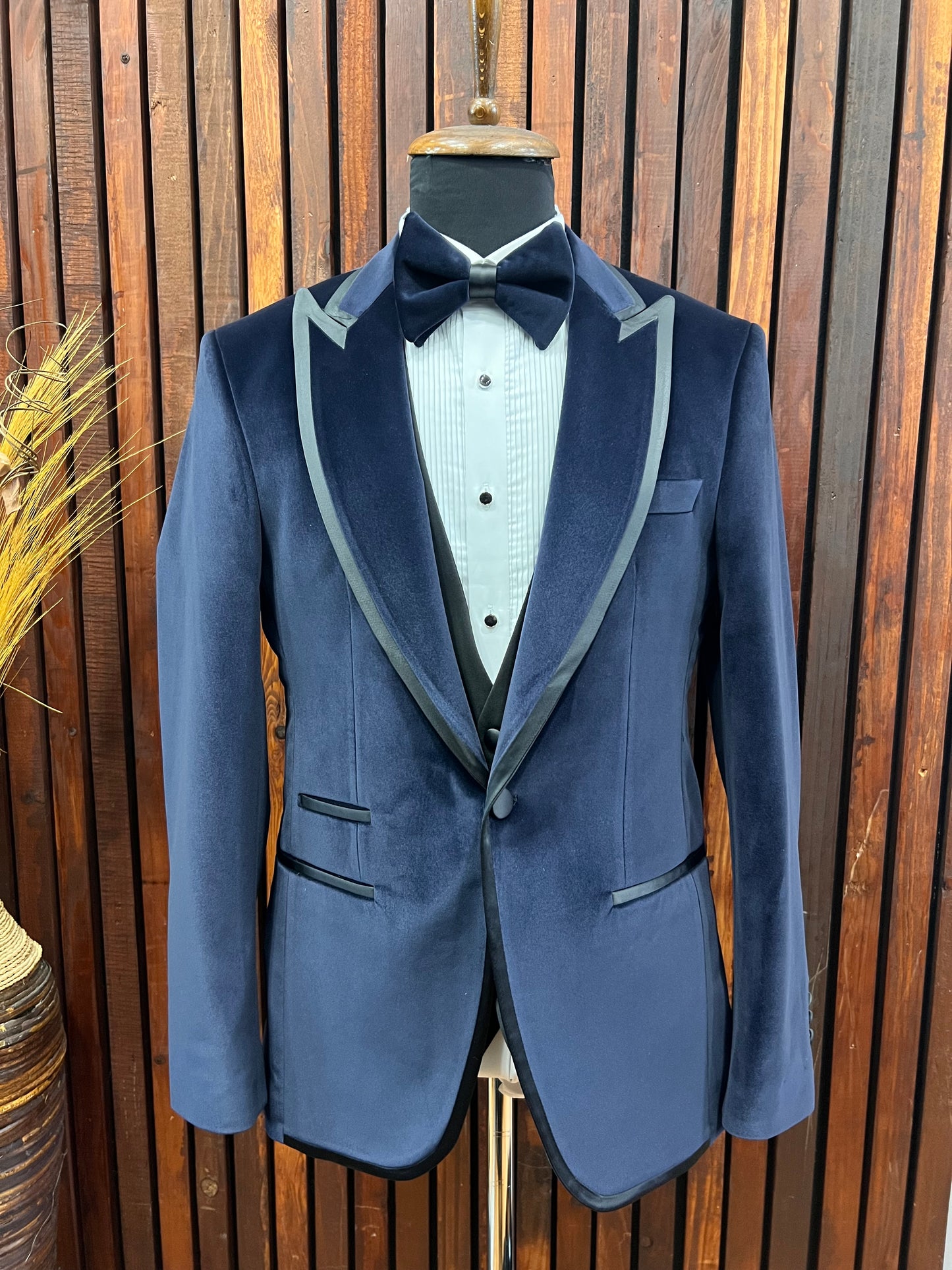 Men’s Navy Blue Velvet 3-Piece Slim Fit Tuxedo – Luxury Formalwear