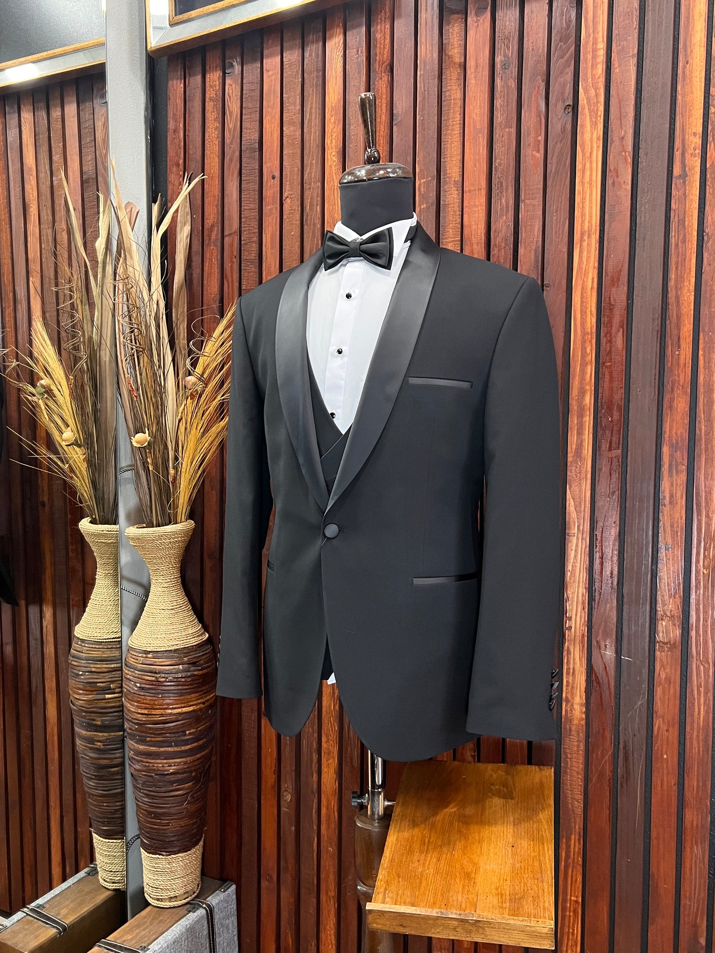 Mens Black Tuxedo with Black Shawl Lapel Slim fit 4 piece Tuxedo | Big And Tall | Weddings and Special Events