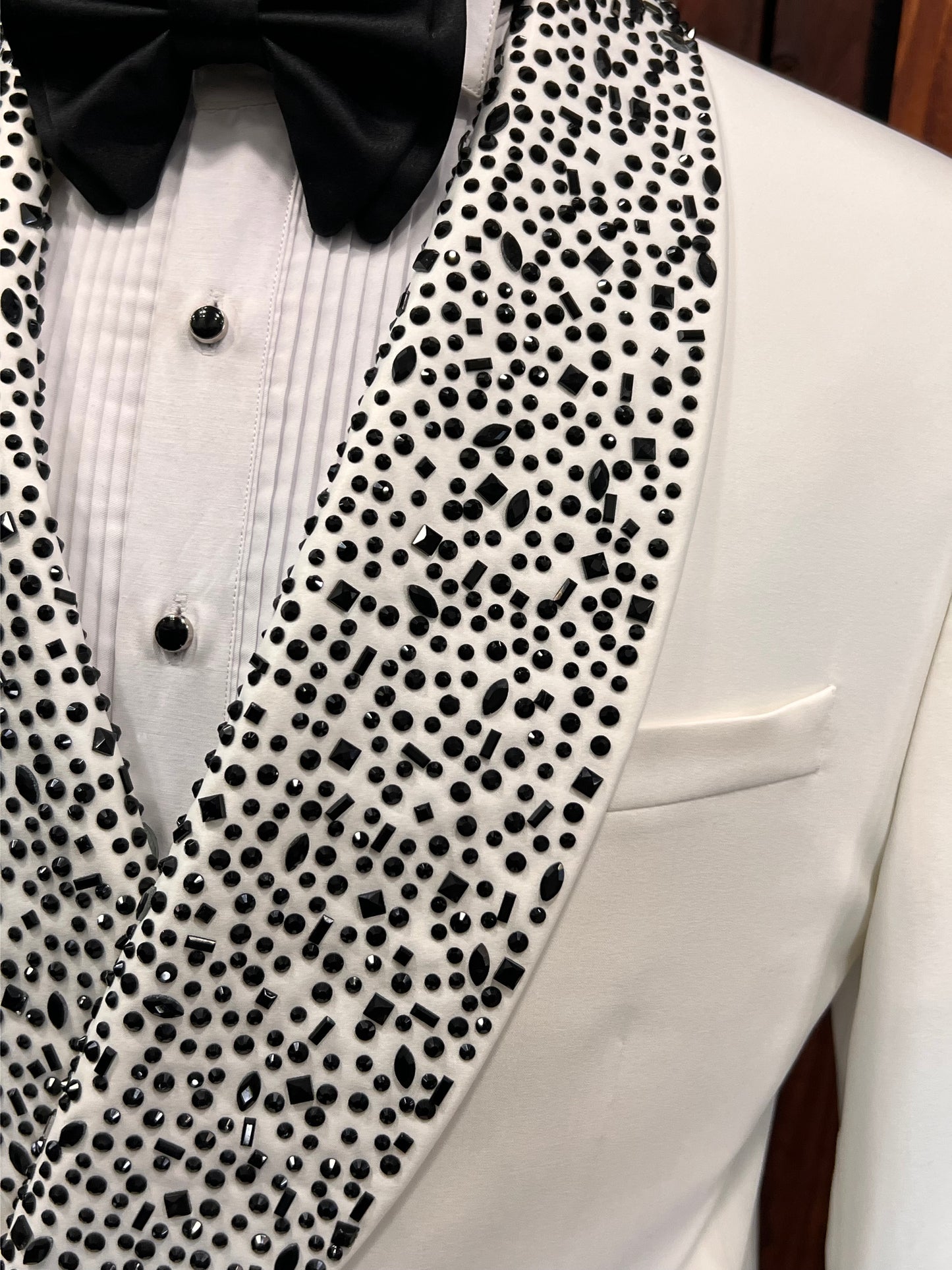 Men's Off-White Ivory Tuxedo with Rhinestone Shawl Lapel for Weddings & Formal Events - Elegance Factory