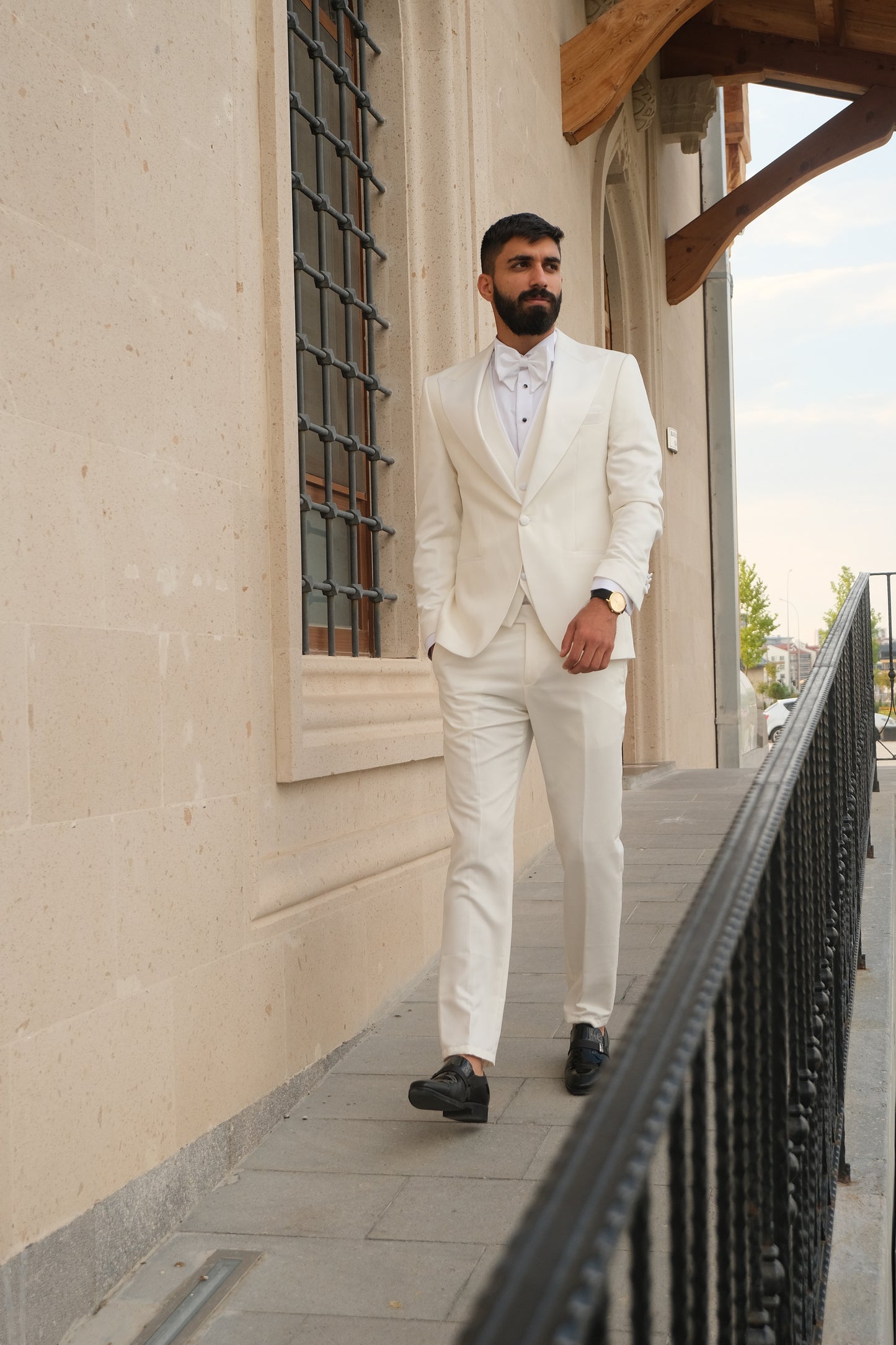 Premium Slim Fit all Off White Color Wedding Tuxedo _ White Peak  Lapel special sleeves