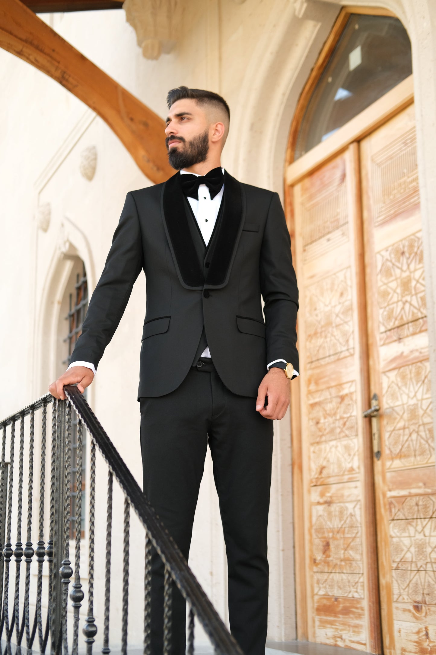 Men’s Black Slim Fit Tuxedo with Velvet Lapel – Elegant Formalwear