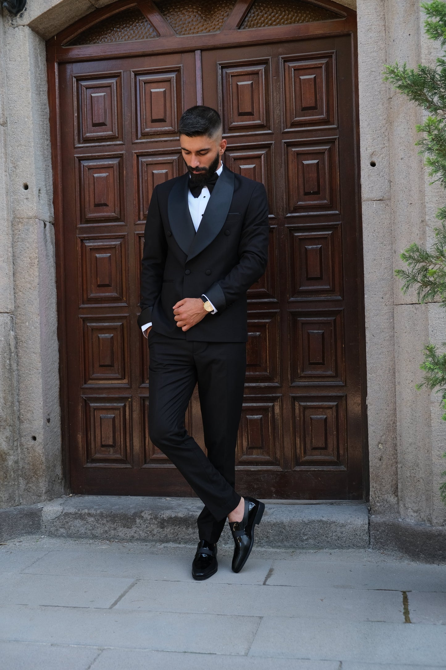 Men’s Black Double-Breasted Slim Fit Tuxedo – Classic & Elegant