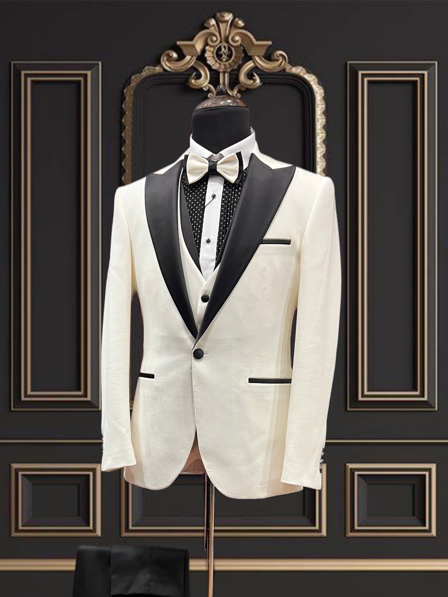 WHITE Glow | California Special | 3 piece Tuxedo