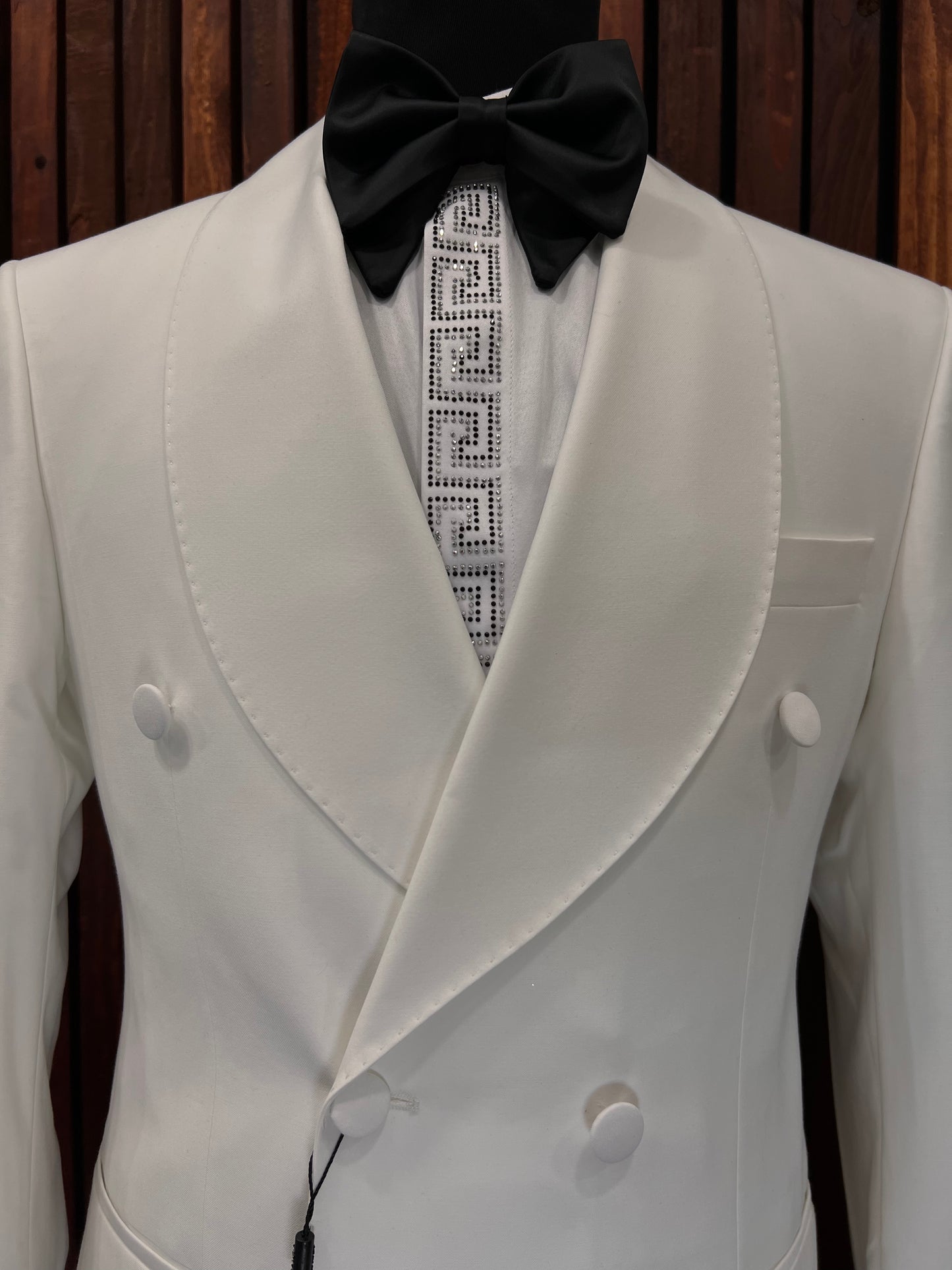 Men's Off-White Tuxedo | Double-Breasted Slim Fit Wedding Tux