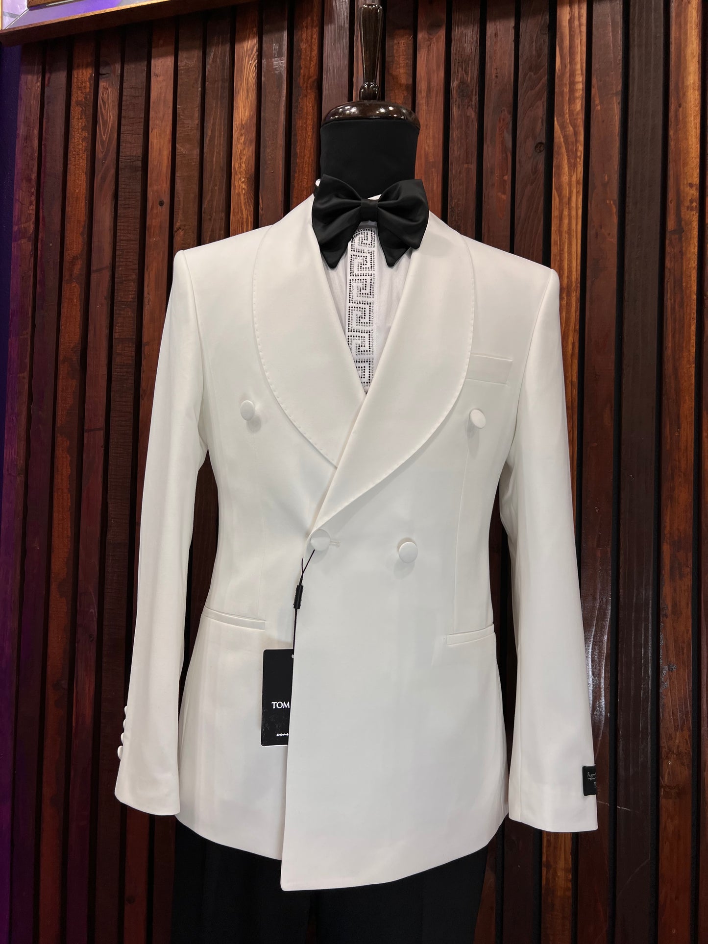 Men's Off-White Tuxedo | Double-Breasted Slim Fit Wedding Tux