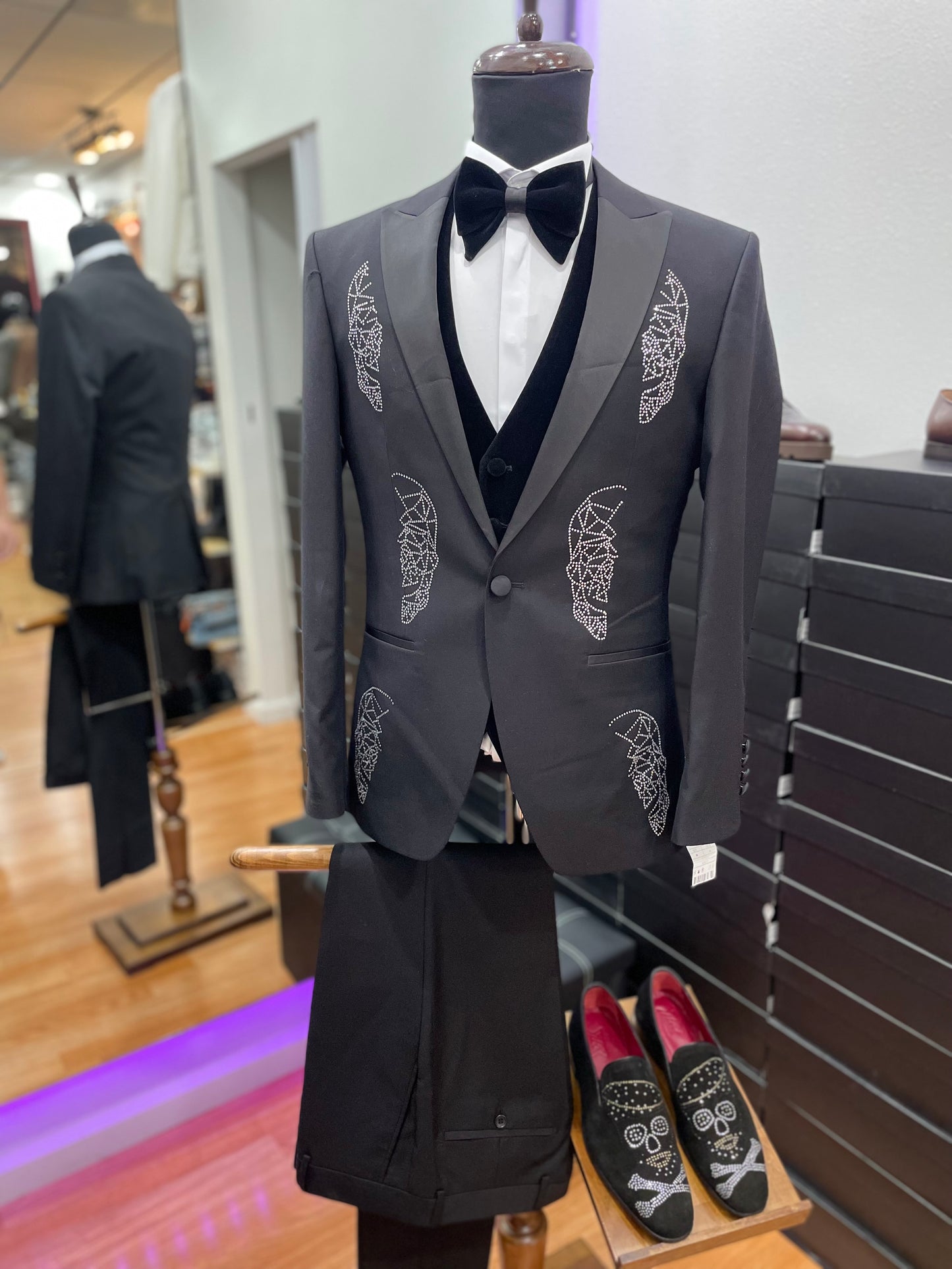 Men's Black Skull Design Slim Fit Tuxedo – Bold Formalwear